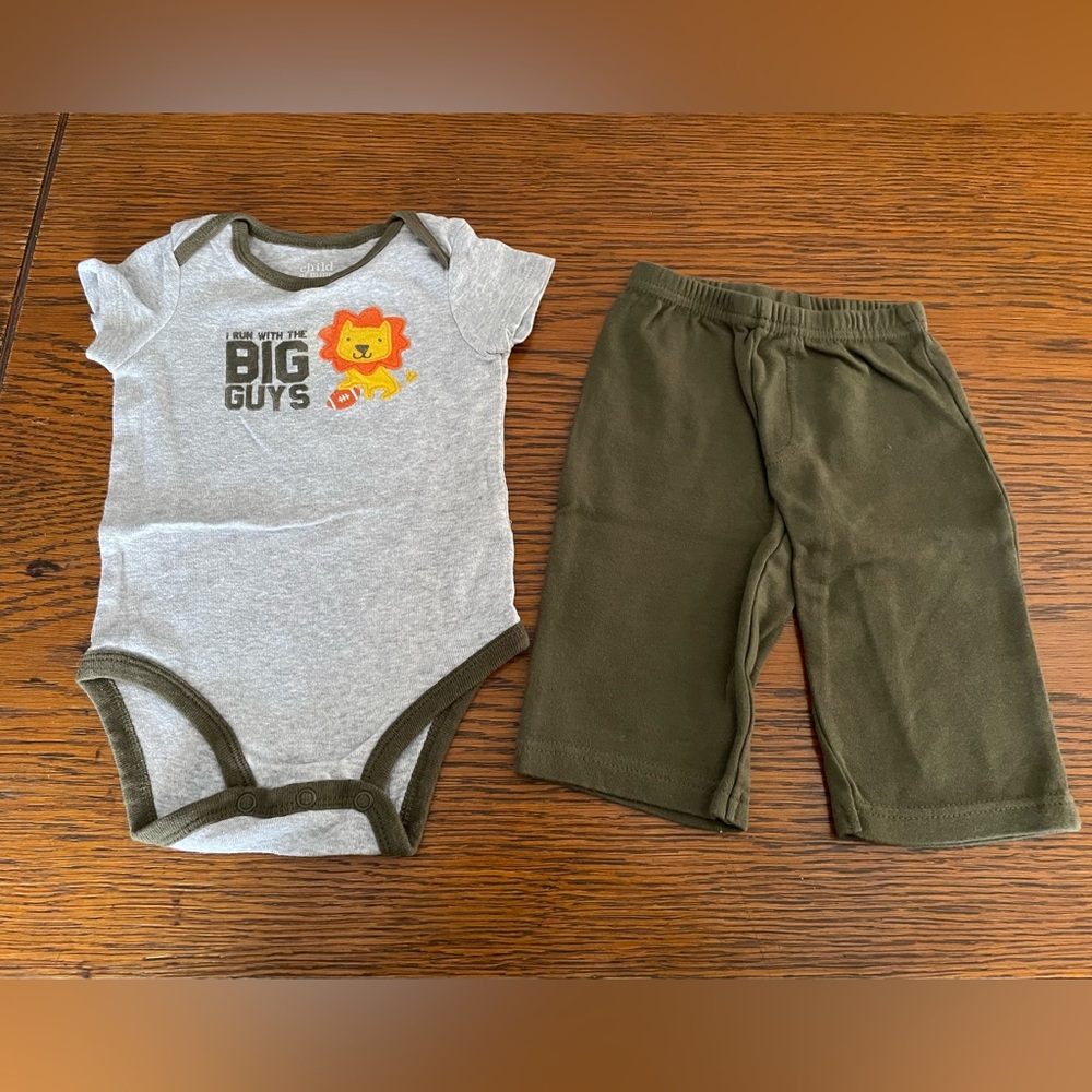 Carter’s 2 piece outfit